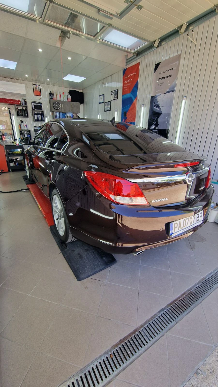 Opel Insignia 2.0 CDTI, снимка 4 - Автомобили и джипове - 56350736