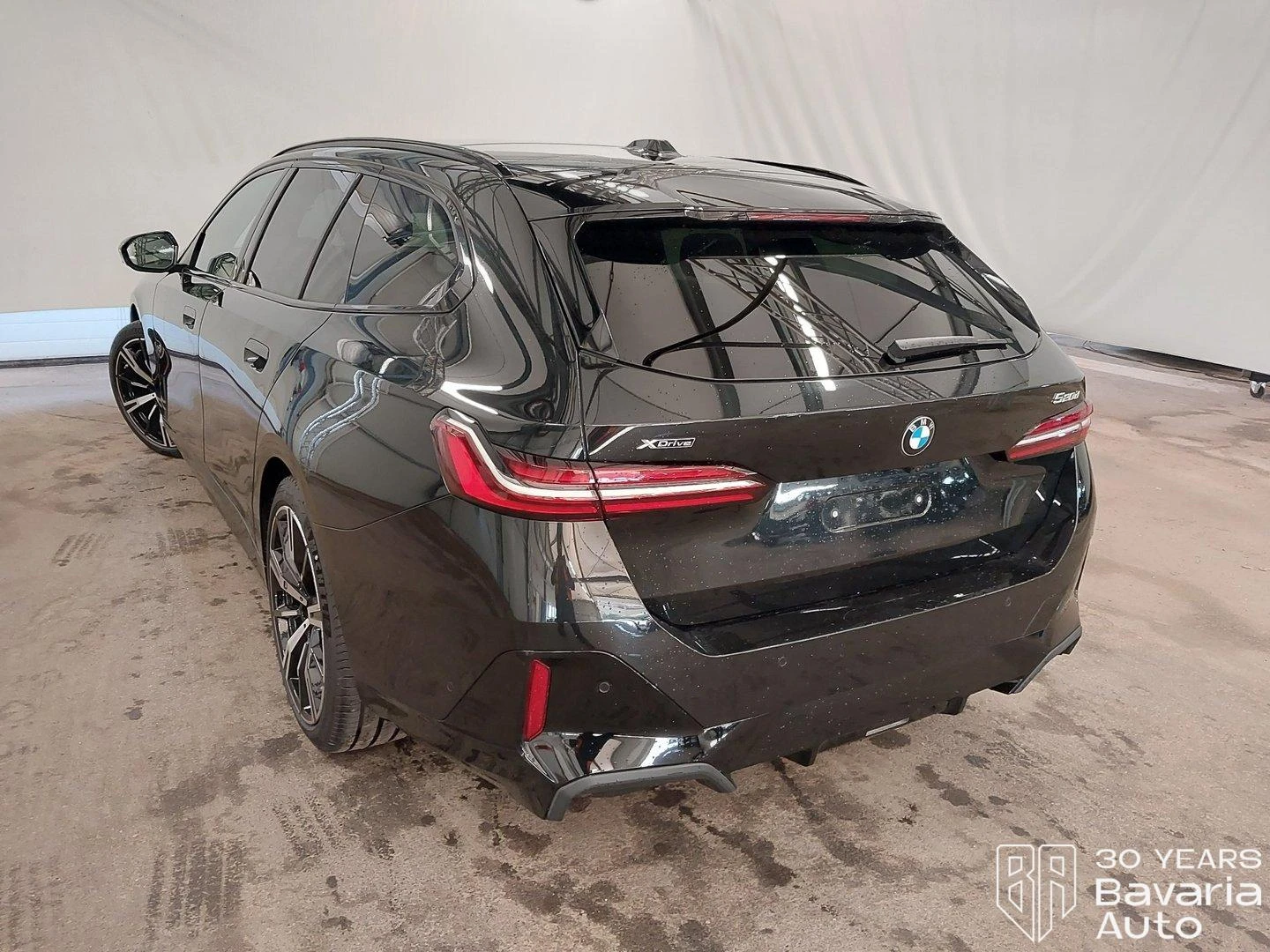 BMW 520 d xDrive Touring Steptronic, снимка 2 - Автомобили и джипове - 56633745