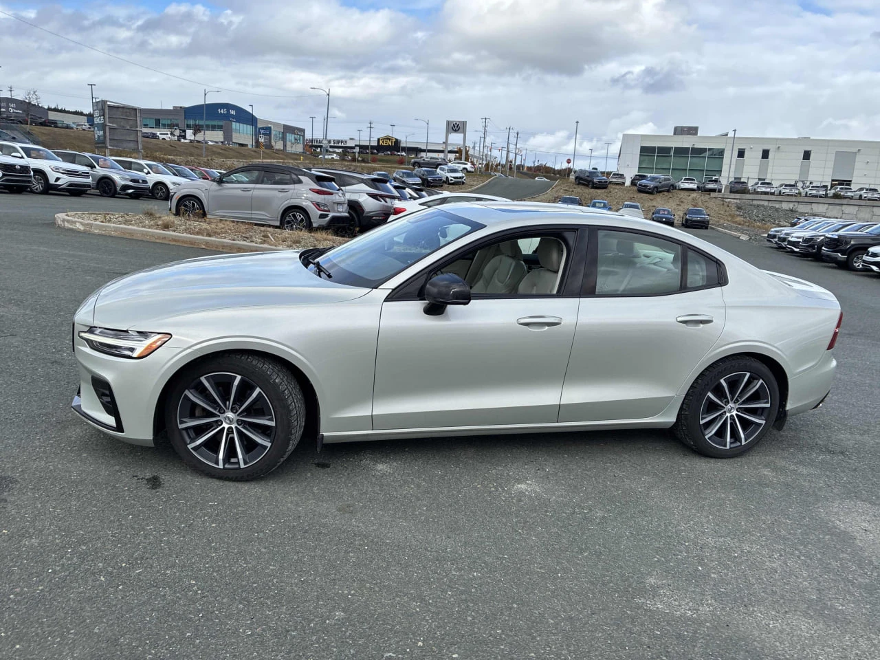 Volvo S60 T5* AWD* КАМЕРА* ПОДГРЕВ, снимка 2 - Автомобили и джипове - 56706362