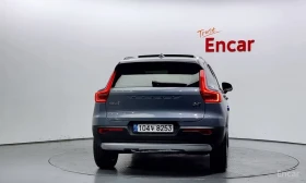 Volvo XC40 B4* MOMENTUM* ПАНО* KEYLESS* ПОДГРЕВ* КАМЕРИ* 360*, снимка 4