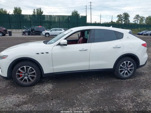 Maserati Levante 8ZF* Keyless* Подгреви* Червен салон* Клип на мото, снимка 7 - Автомобили и джипове - 53109314