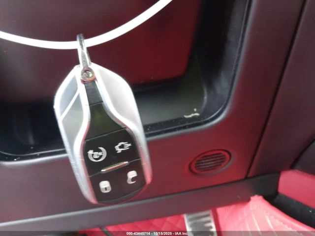 Maserati Levante 8ZF* Keyless* Подгреви* Червен салон* Клип на мото, снимка 12 - Автомобили и джипове - 53109314