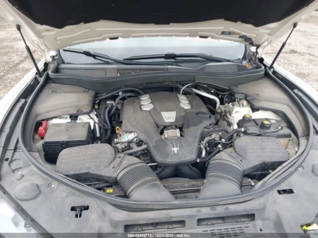 Maserati Levante 8ZF* Keyless* Подгреви* Червен салон* Клип на мото, снимка 11 - Автомобили и джипове - 53109314