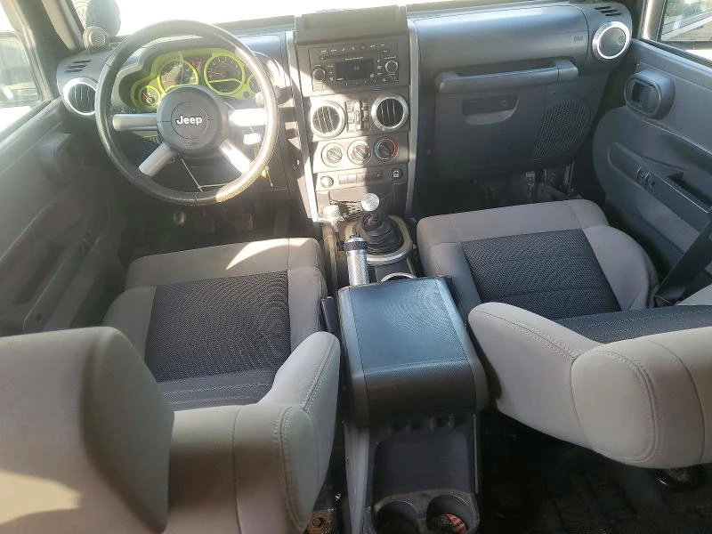 Jeep Wrangler 3.8L 6 4x4 w/Rear Wheel Drv, снимка 9 - Автомобили и джипове - 53865799