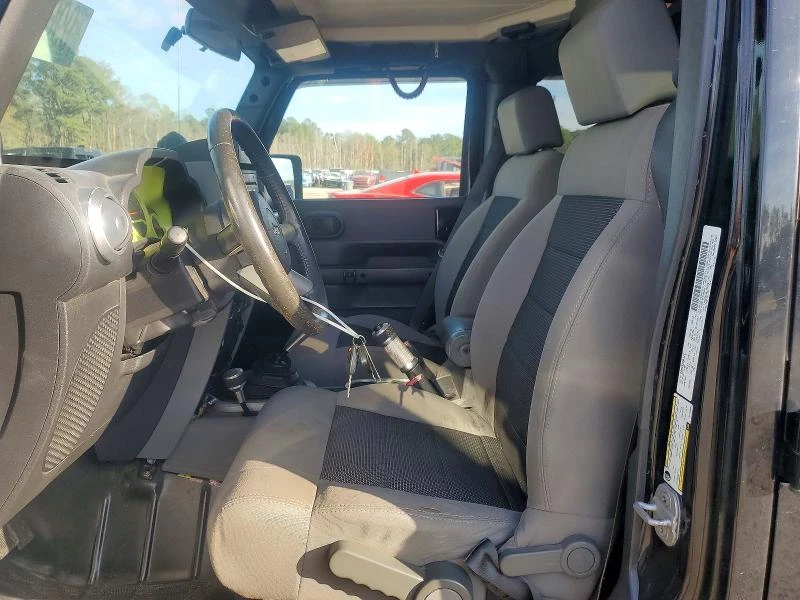 Jeep Wrangler 3.8L 6 4x4 w/Rear Wheel Drv, снимка 8 - Автомобили и джипове - 53865799