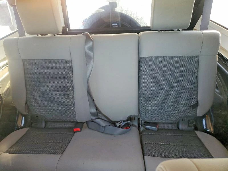 Jeep Wrangler 3.8L 6 4x4 w/Rear Wheel Drv, снимка 11 - Автомобили и джипове - 53865799