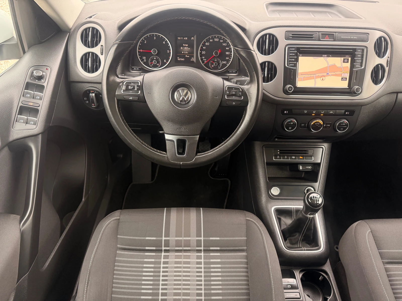 VW Tiguan 2.0TDI* LOUNGLE* FACE* PANORAMA* KAMERA* LIZING - изображение 3