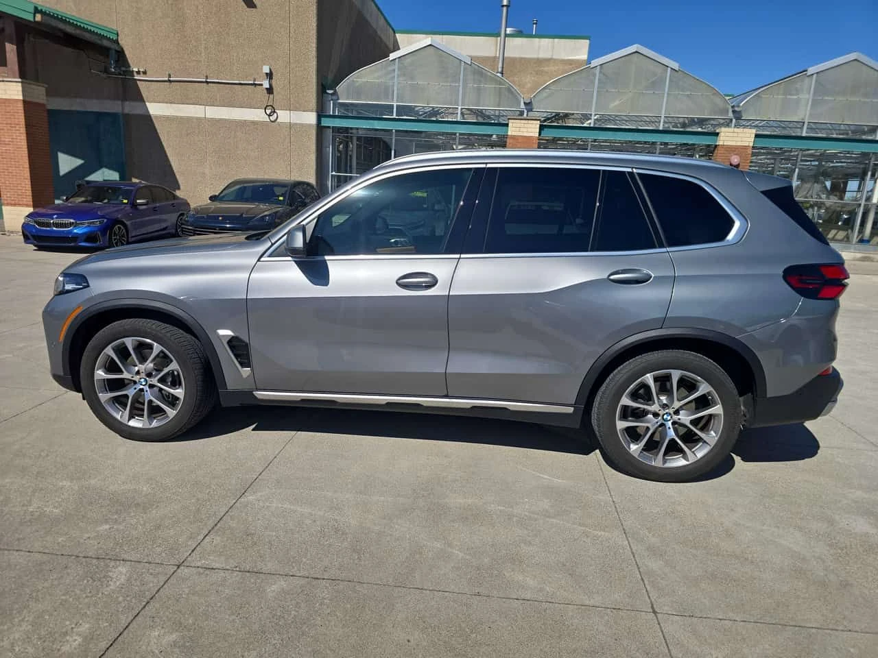 BMW X5  xDrive40i /360/DIS/HUD/H&K, снимка 2 - Автомобили и джипове - 54651297