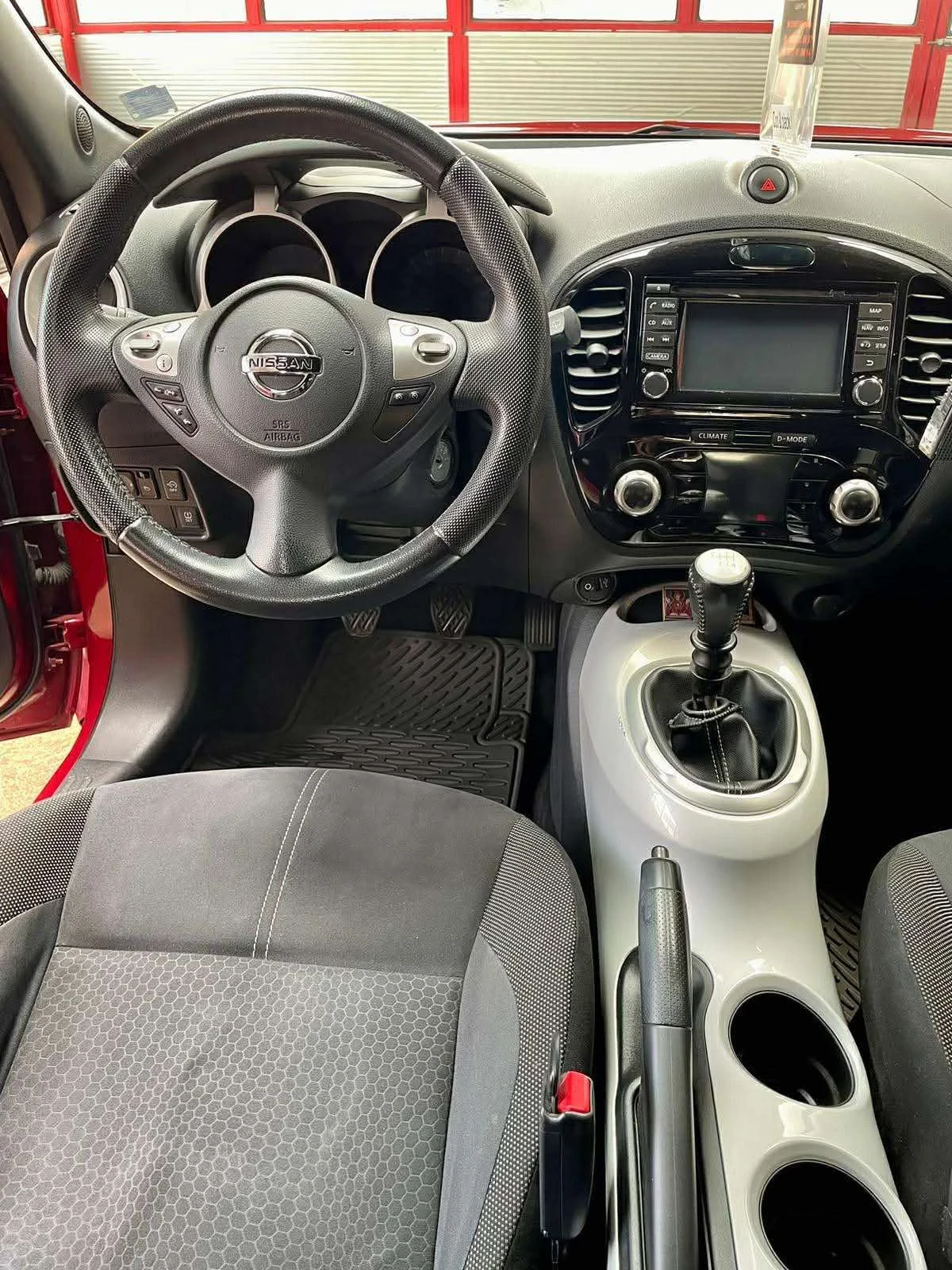 Nissan Juke, снимка 8 - Автомобили и джипове - 54776011