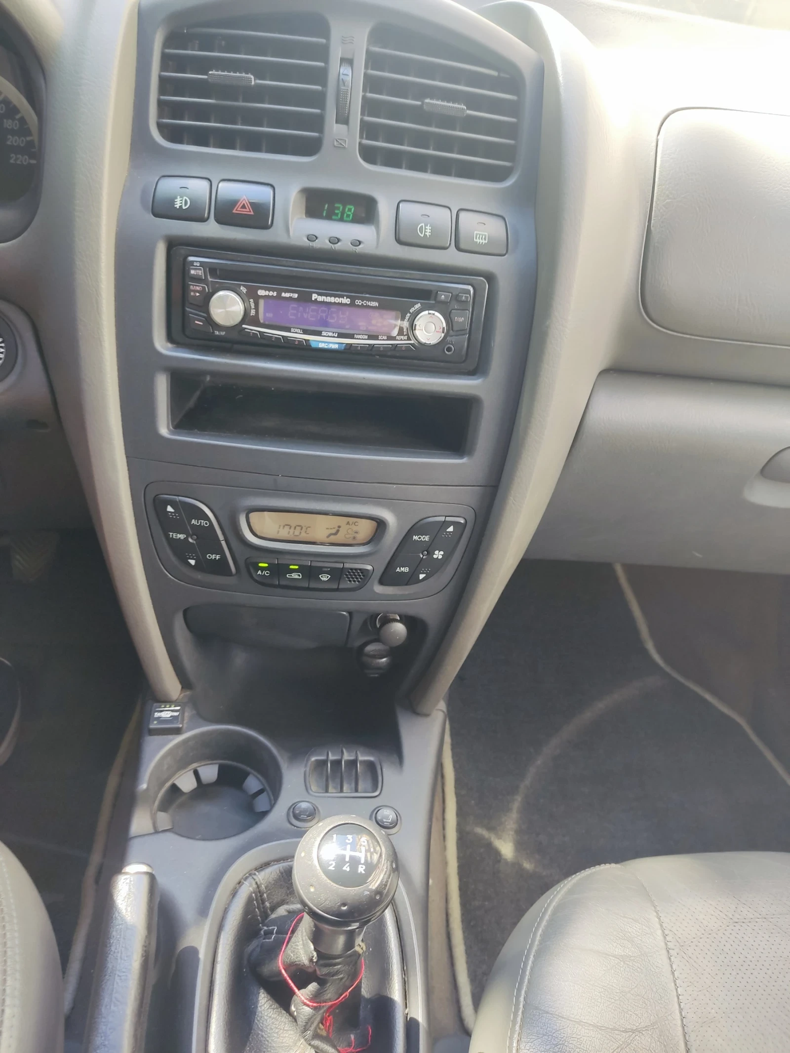 Hyundai Santa fe 2.4i, снимка 12 - Автомобили и джипове - 54923691