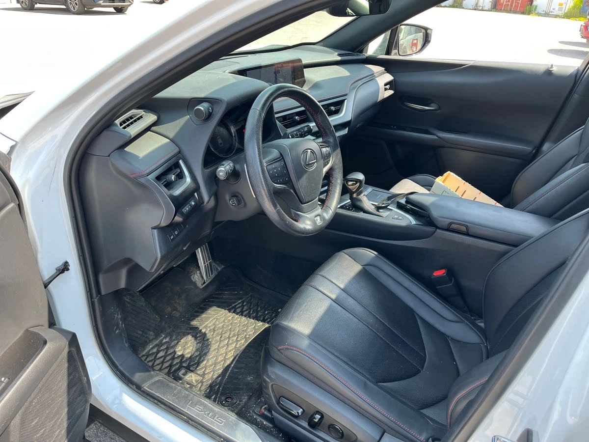 Lexus UX 250h F SPORT * LED * ОБДУХ * ЧЕРЕН САЛОН * ДИСТРОНИК * , снимка 6 - Автомобили и джипове - 54992328