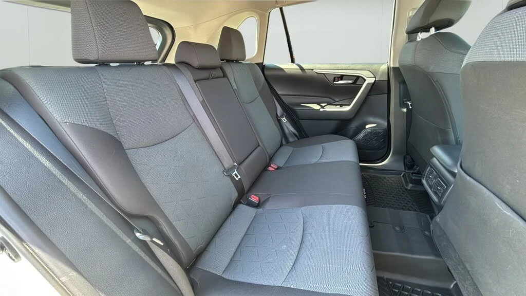 Toyota Rav4 * ПАНО* KEYLESS* Camera* ПОДГРЕВ* , снимка 16 - Автомобили и джипове - 55604530