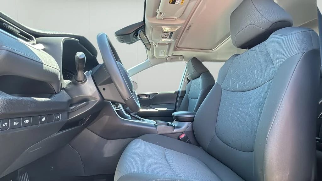 Toyota Rav4 * ПАНО* KEYLESS* Camera* ПОДГРЕВ* , снимка 17 - Автомобили и джипове - 55604530