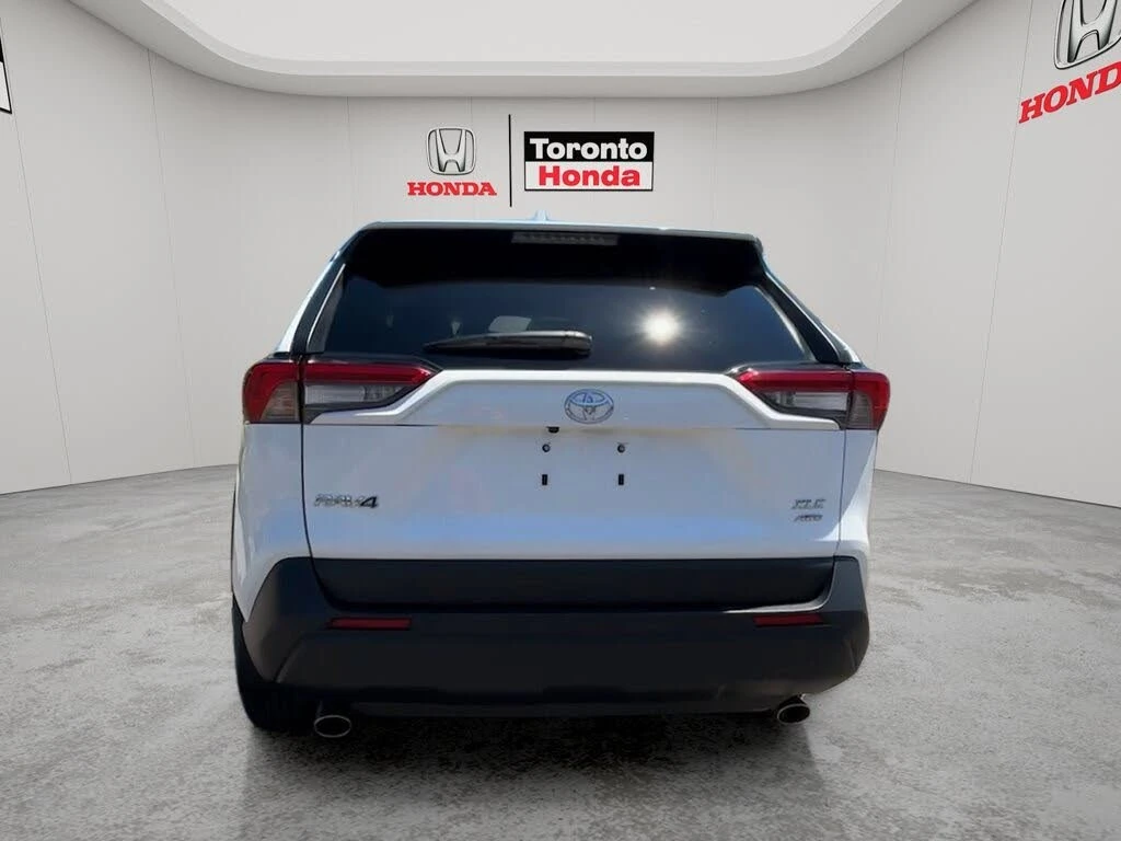 Toyota Rav4 * ПАНО* KEYLESS* Camera* ПОДГРЕВ* , снимка 8 - Автомобили и джипове - 55604530