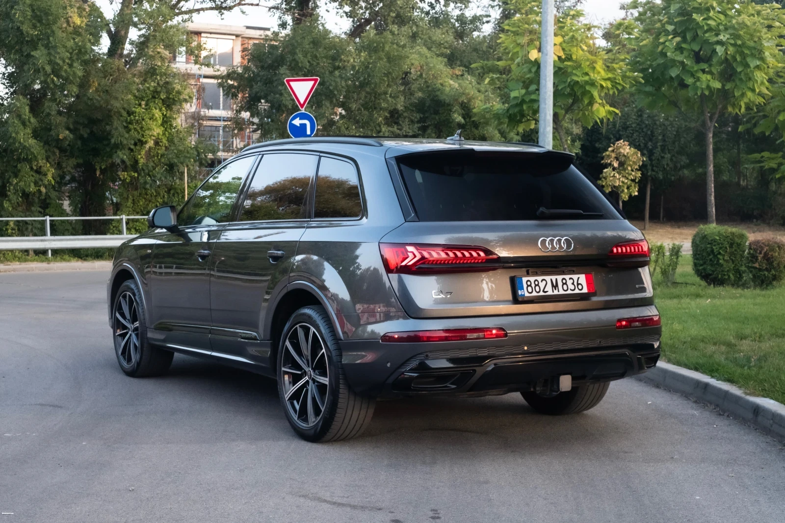 Audi Q7 * 55 TFSI Quattro * S-Line * 7-местен * , снимка 6 - Автомобили и джипове - 56139742