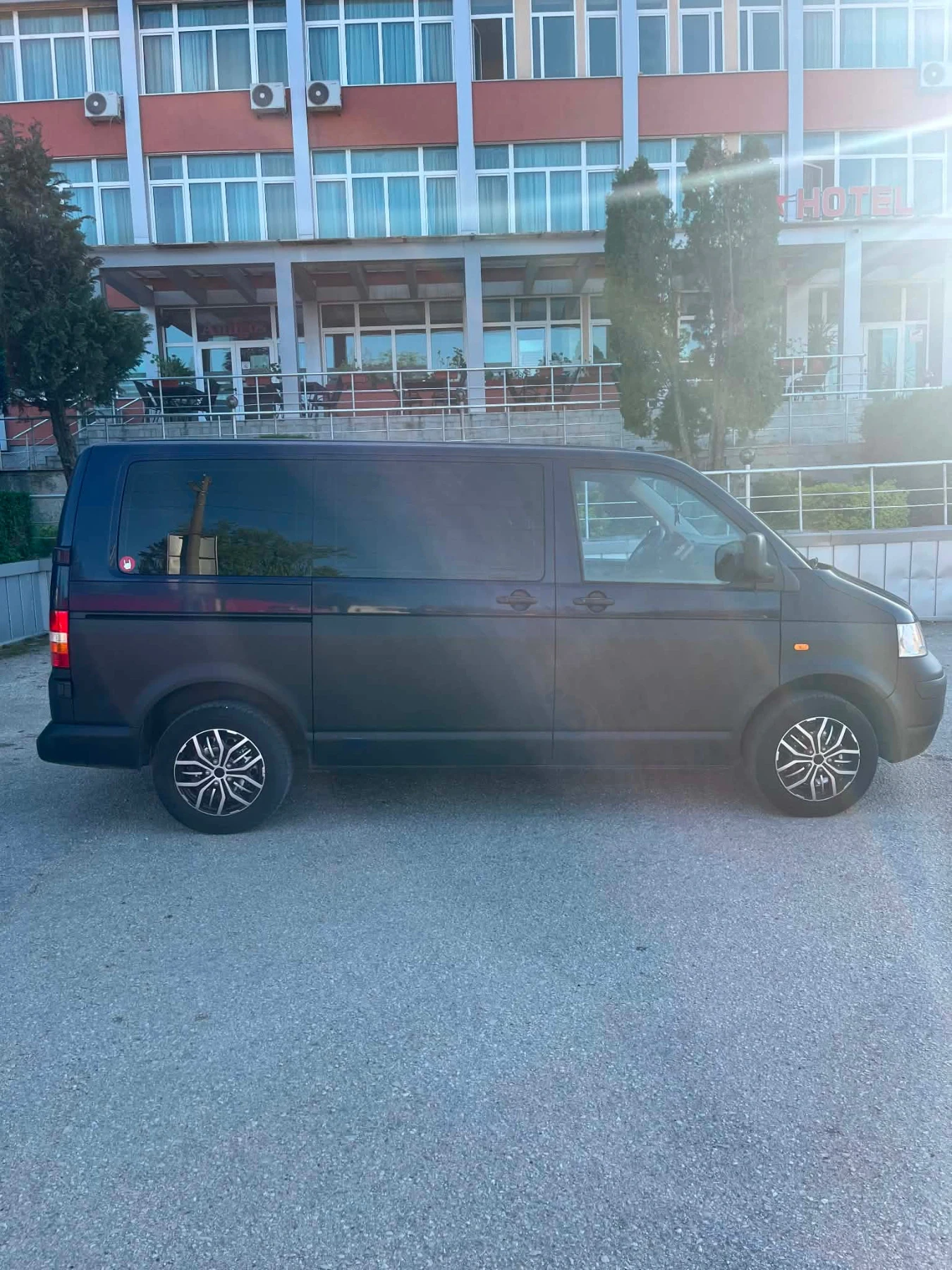 VW T5 1.9 tdi, снимка 5 - Бусове и автобуси - 54531281