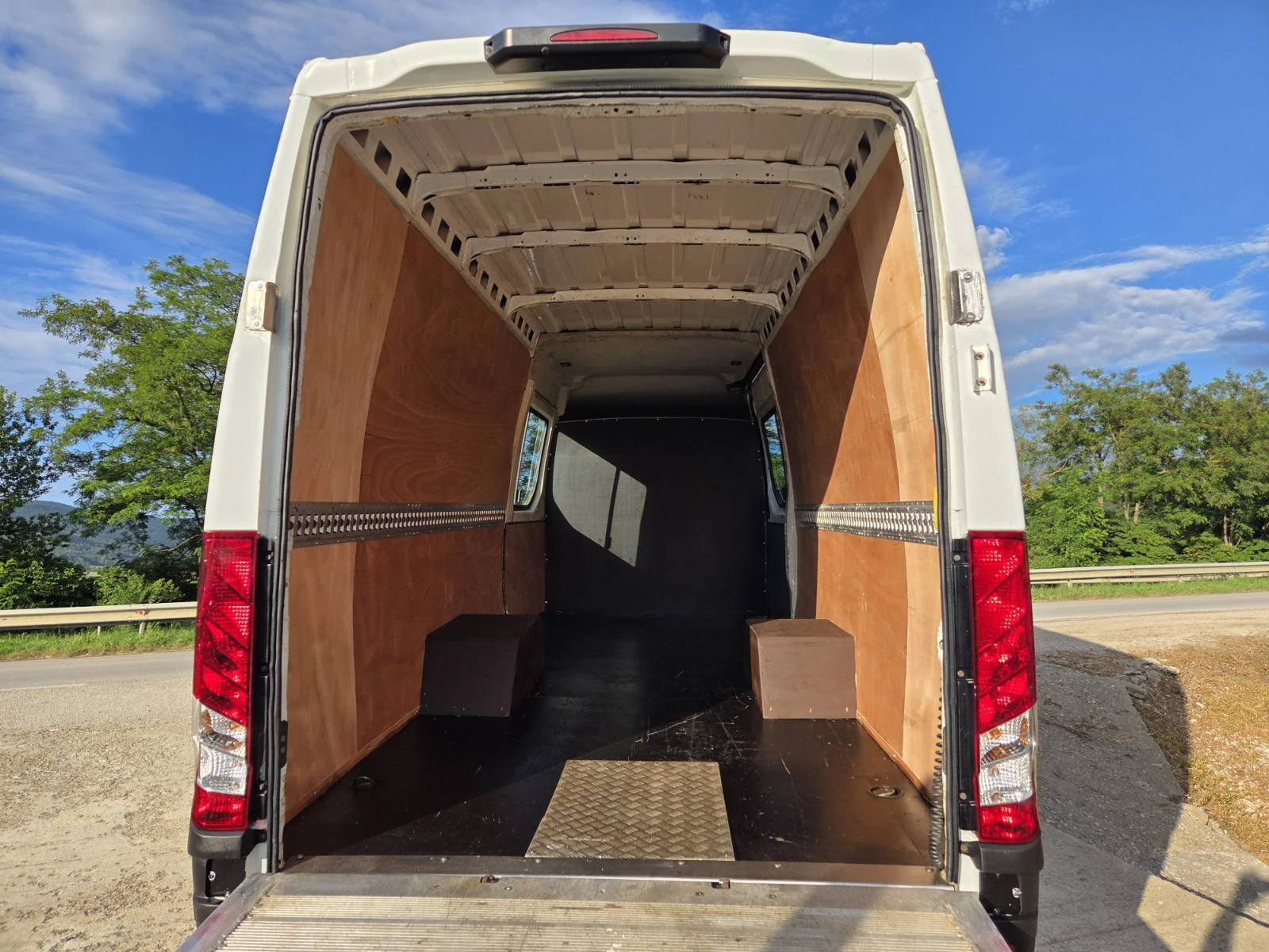 Iveco 35c18 ДО 3, 5Т., МАКС БОРД, 180К.С., КЛИМА, ШВЕЙЦАРИЯ, снимка 8 - Бусове и автобуси - 55040558