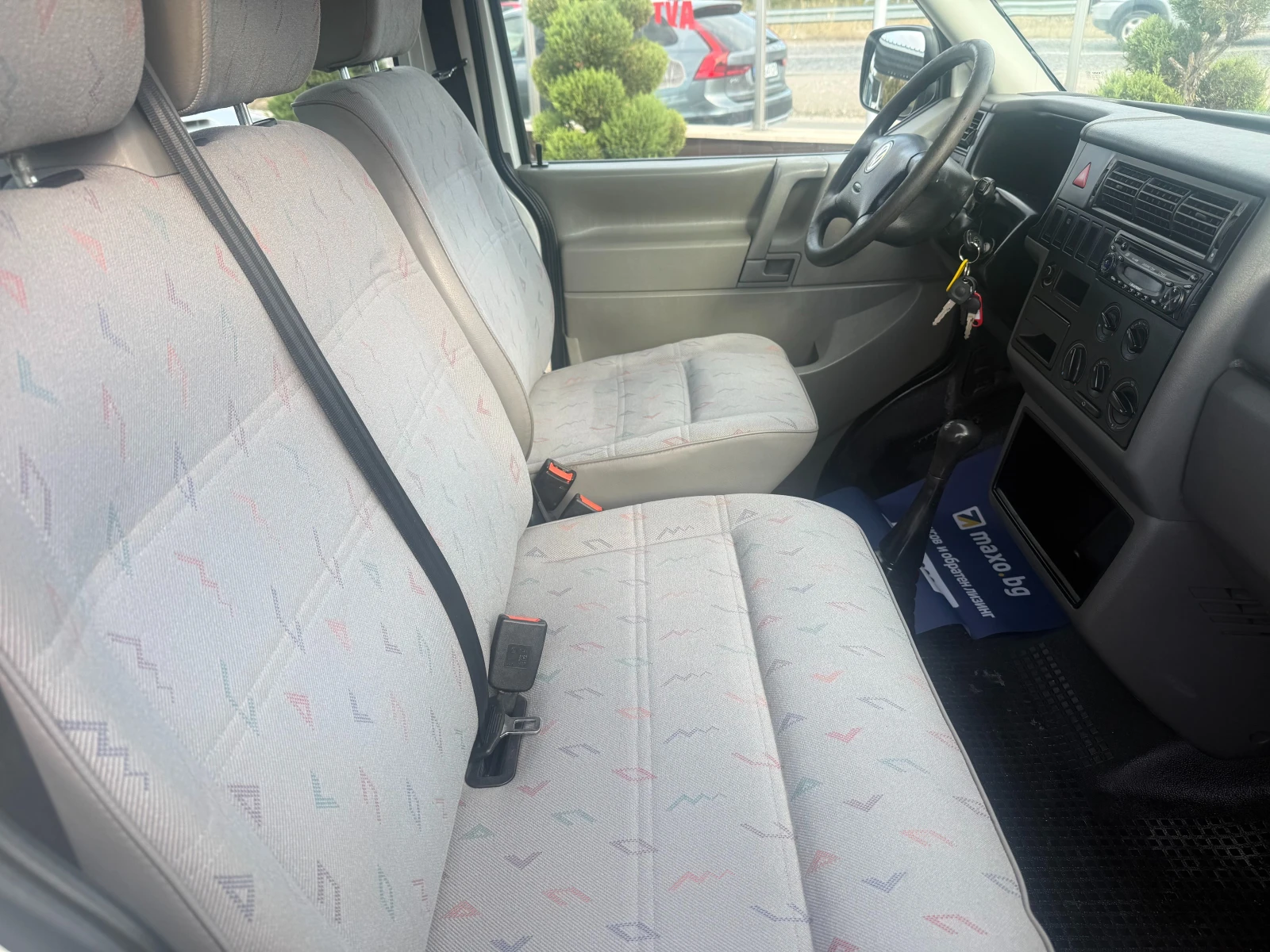 VW Transporter 2.5 TDI НОВ ВНОС !! 9 МЕСТА !! РЕАЛНИ КИЛОМЕТРИ !!, снимка 10 - Бусове и автобуси - 56320800