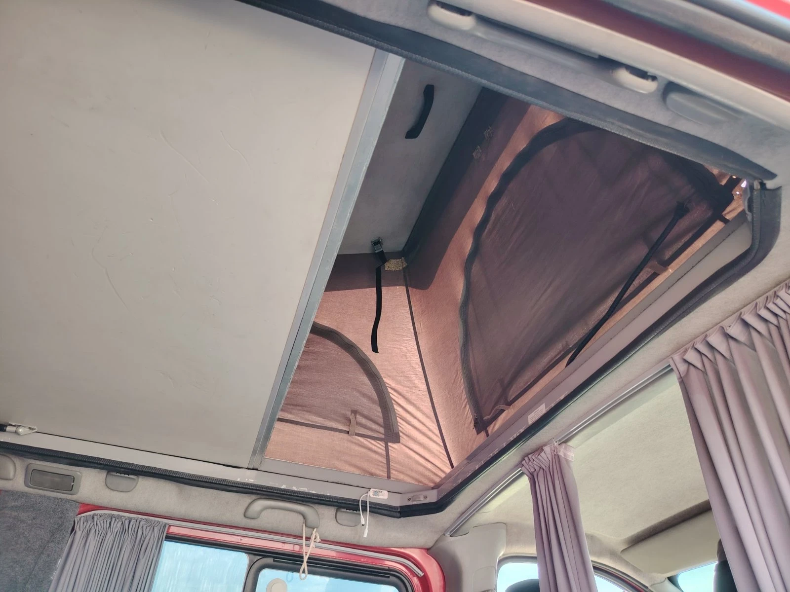 Кемпер Други Opel vivaro 1.9tdi, снимка 3 - Каравани и кемпери - 54438661