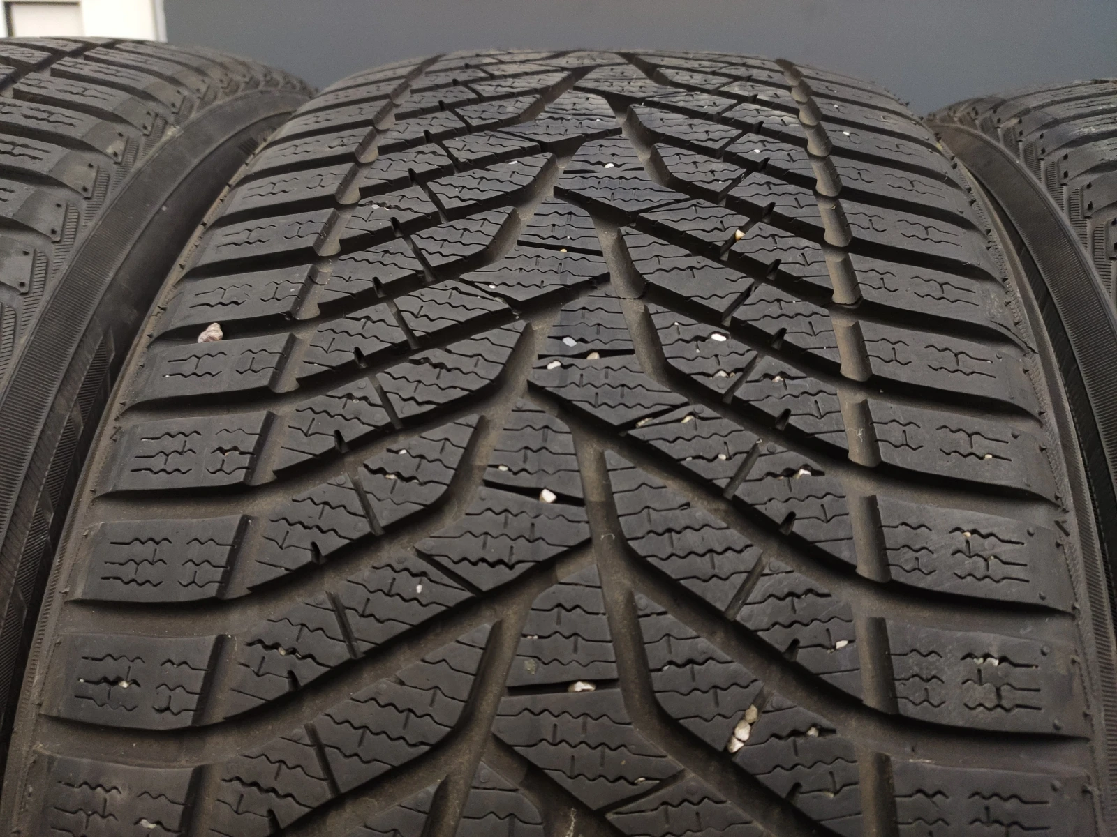  255/40R19 | Mobile.bg   3