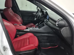 Alfa Romeo Giulia VELOCE AWD 280кс * Възможност за Лизинг* , снимка 8