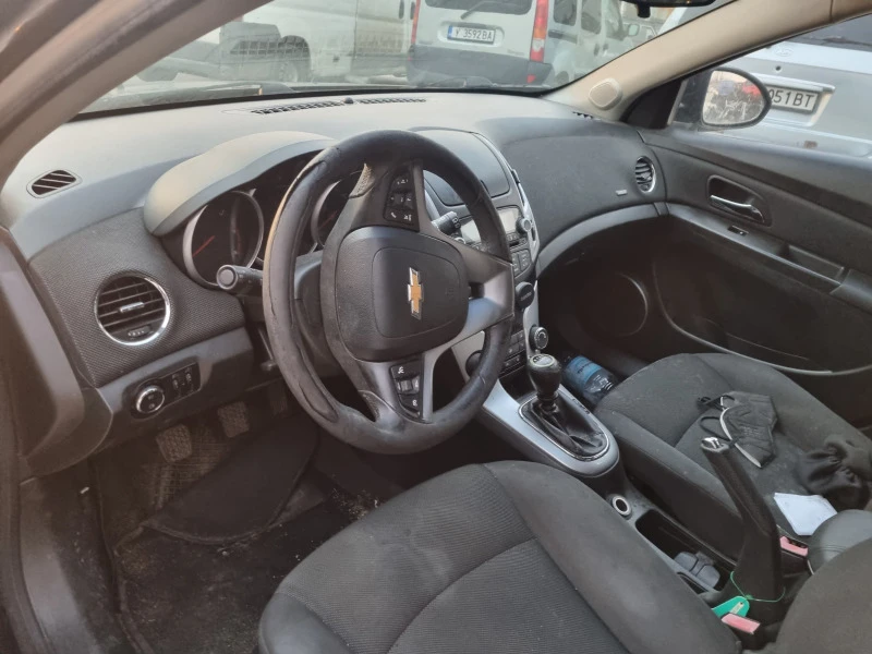 Chevrolet Cruze 1.7dizel-131ks-2013god, снимка 3 - Автомобили и джипове - 47402464