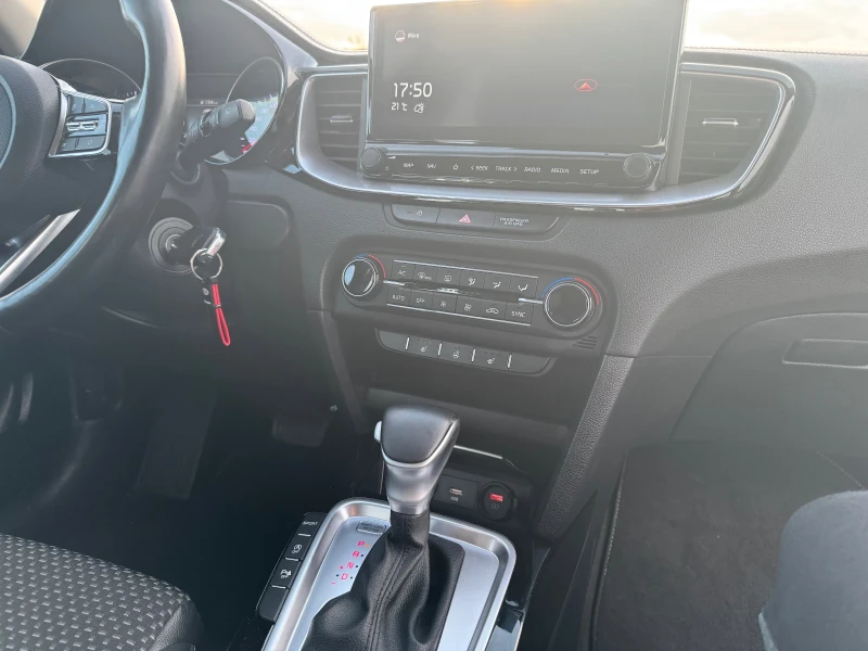 Kia XCeed 1.5, снимка 11 - Автомобили и джипове - 49506274