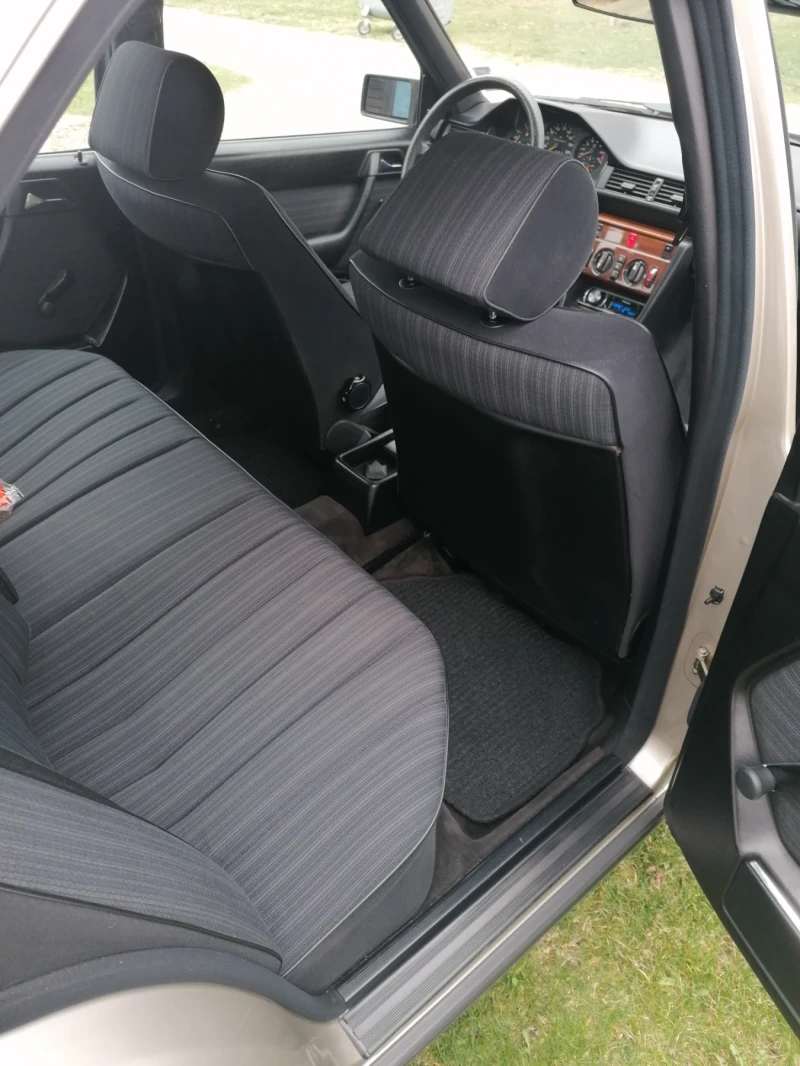 Mercedes-Benz 124, снимка 16 - Автомобили и джипове - 51855990