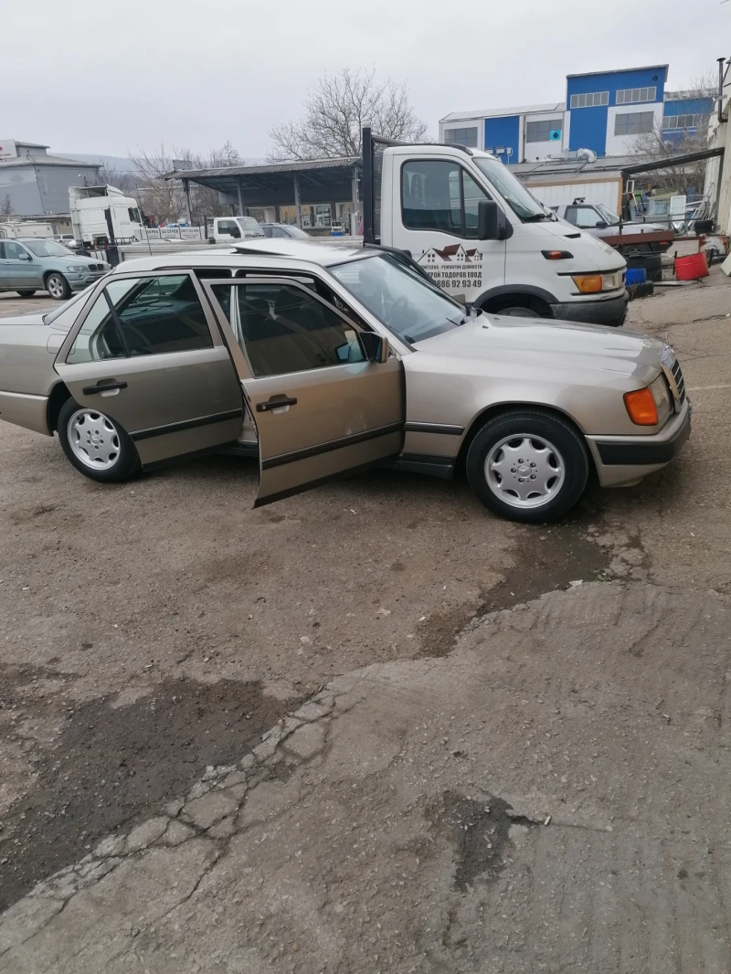Mercedes-Benz 124, снимка 11 - Автомобили и джипове - 51855990