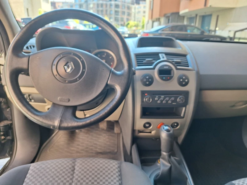 Renault Megane 1.5 dci, снимка 7 - Автомобили и джипове - 51796504