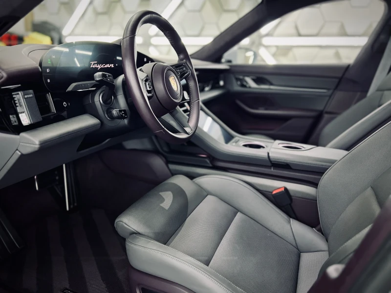 Porsche Taycan Turbo s, снимка 10 - Автомобили и джипове - 52719923