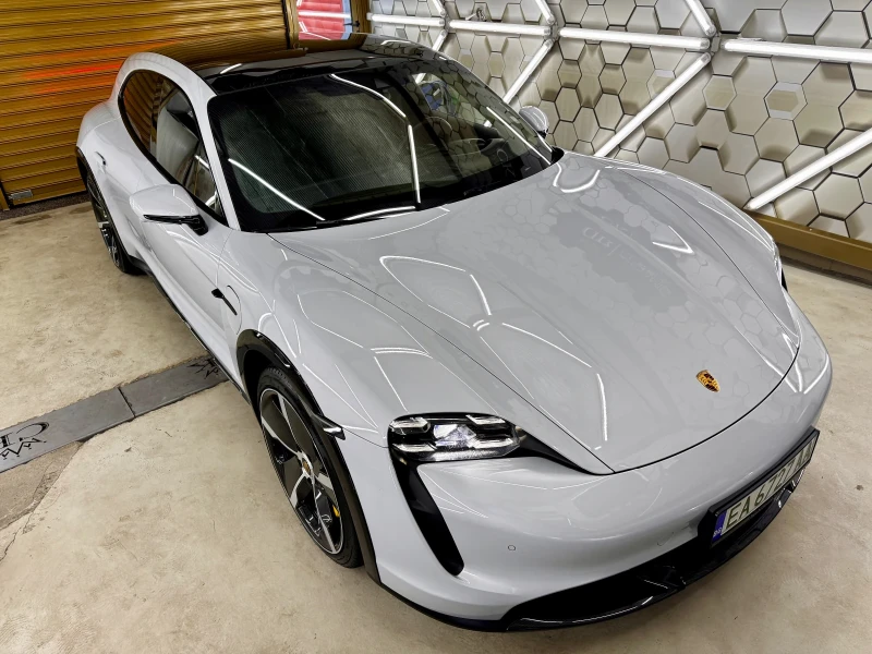 Porsche Taycan Turbo s, снимка 2 - Автомобили и джипове - 52719923