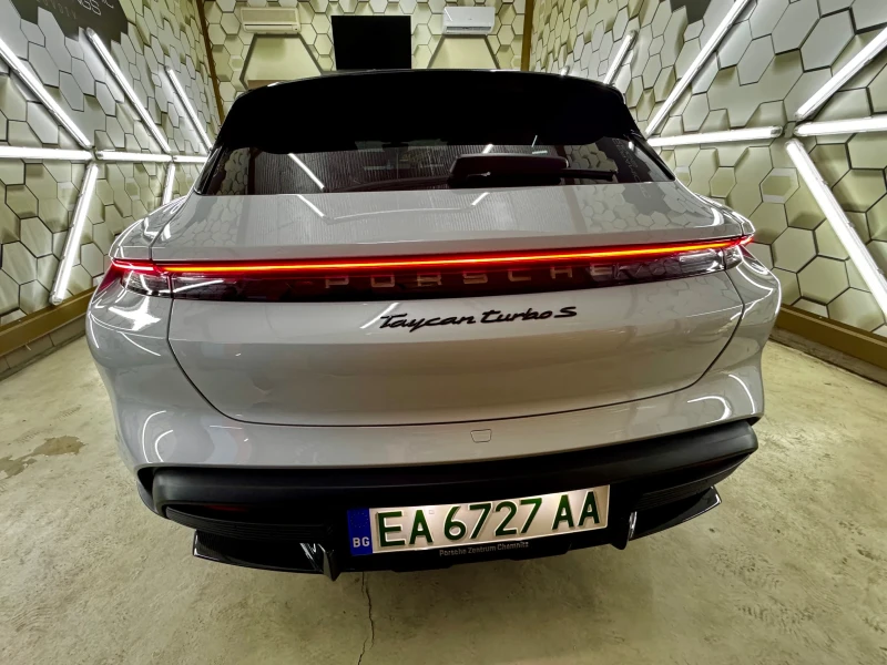 Porsche Taycan Turbo s, снимка 4 - Автомобили и джипове - 52719923