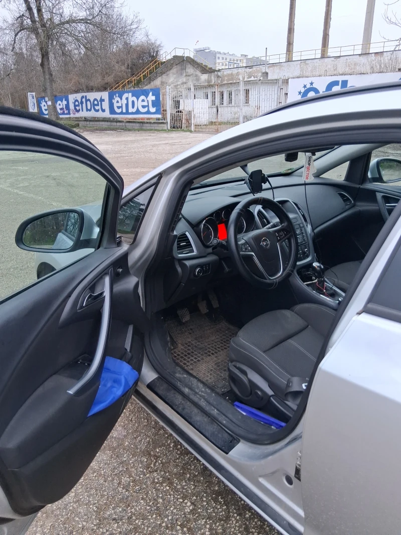 Opel Astra J 1.7 -110 CDTI, снимка 10 - Автомобили и джипове - 53013227