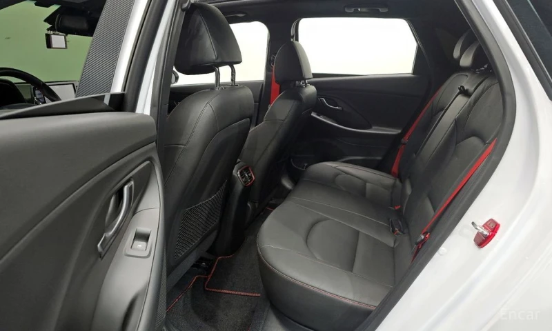 Hyundai I30, снимка 13 - Автомобили и джипове - 53019619