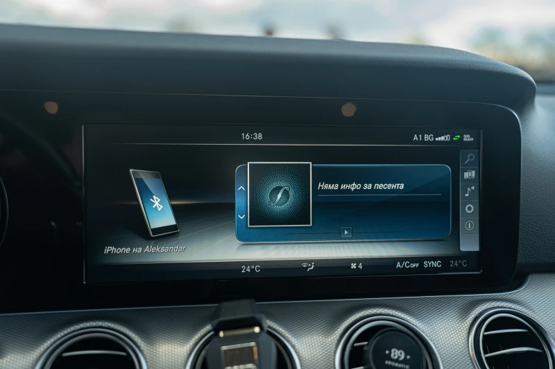 Mercedes-Benz E 220 9-G, снимка 10 - Автомобили и джипове - 53433027