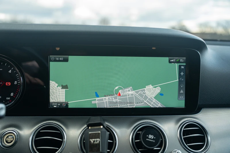 Mercedes-Benz E 220 9-G, снимка 13 - Автомобили и джипове - 53433027