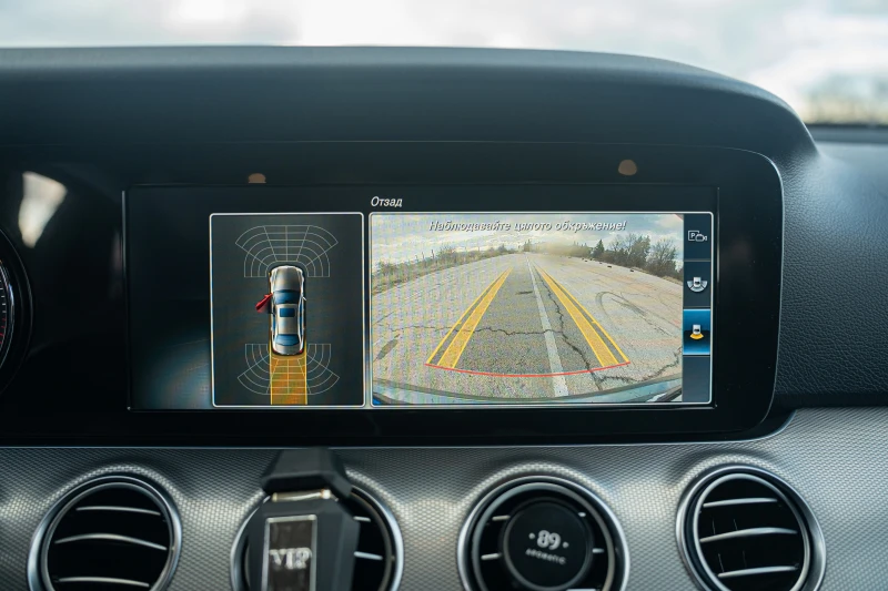 Mercedes-Benz E 220 9-G, снимка 11 - Автомобили и джипове - 53433027