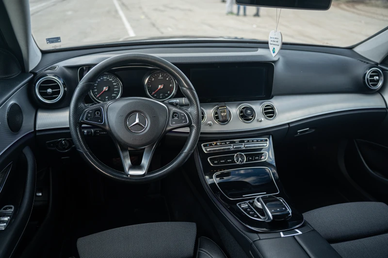 Mercedes-Benz E 220 9-G, снимка 17 - Автомобили и джипове - 53433027