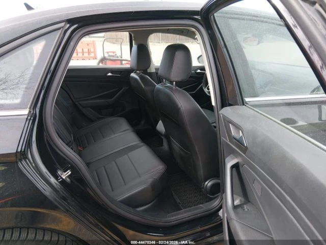 VW Jetta * КОЖА* ПОДГРЕВ* НАВИ* ПАРКТРОНИК* , снимка 12 - Автомобили и джипове - 53767098