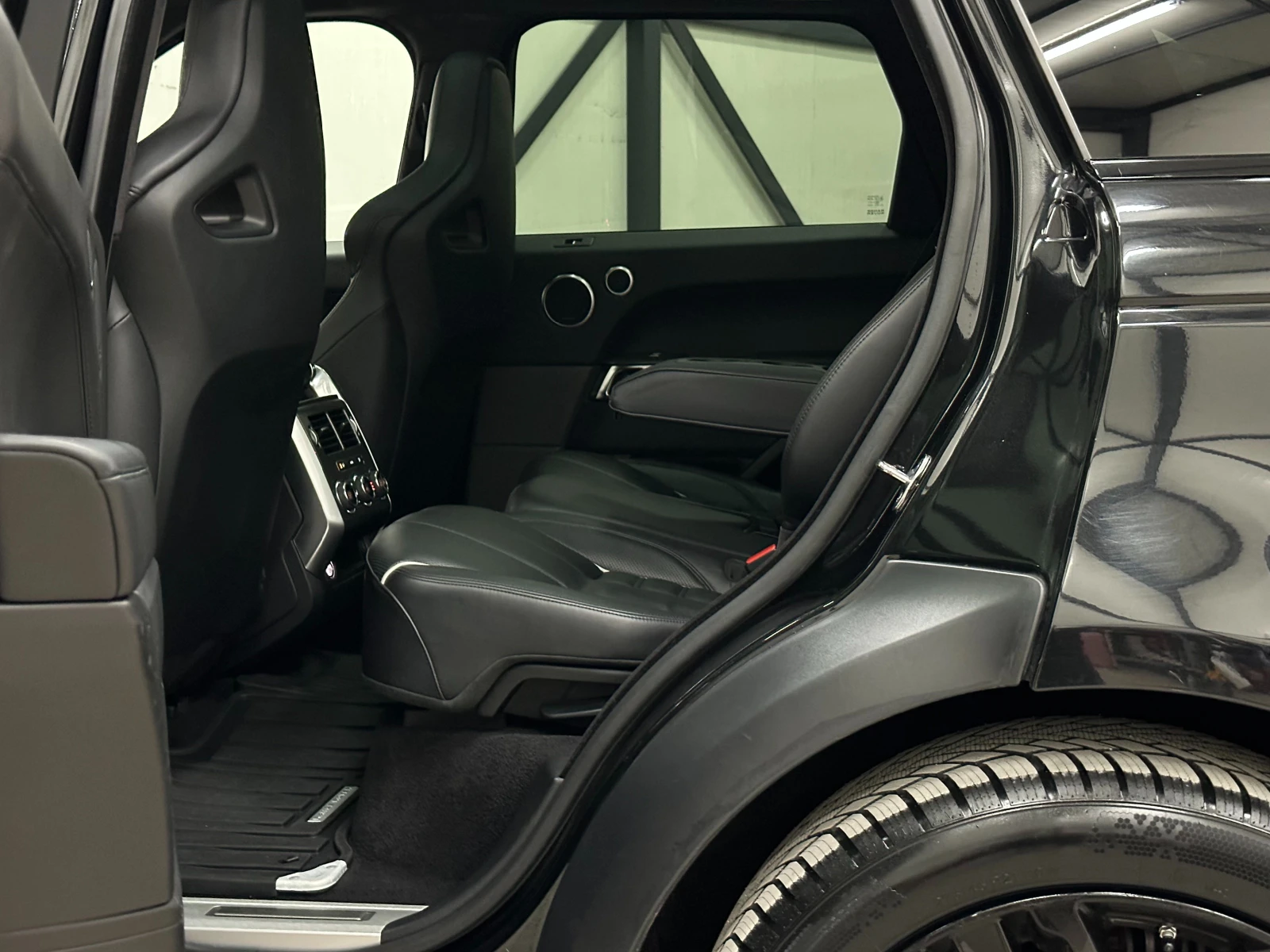 Land Rover Range Rover Sport  * SVR* SUPERCHARCHED* 69 000* 360* HUD*  | Mobile.bg   17