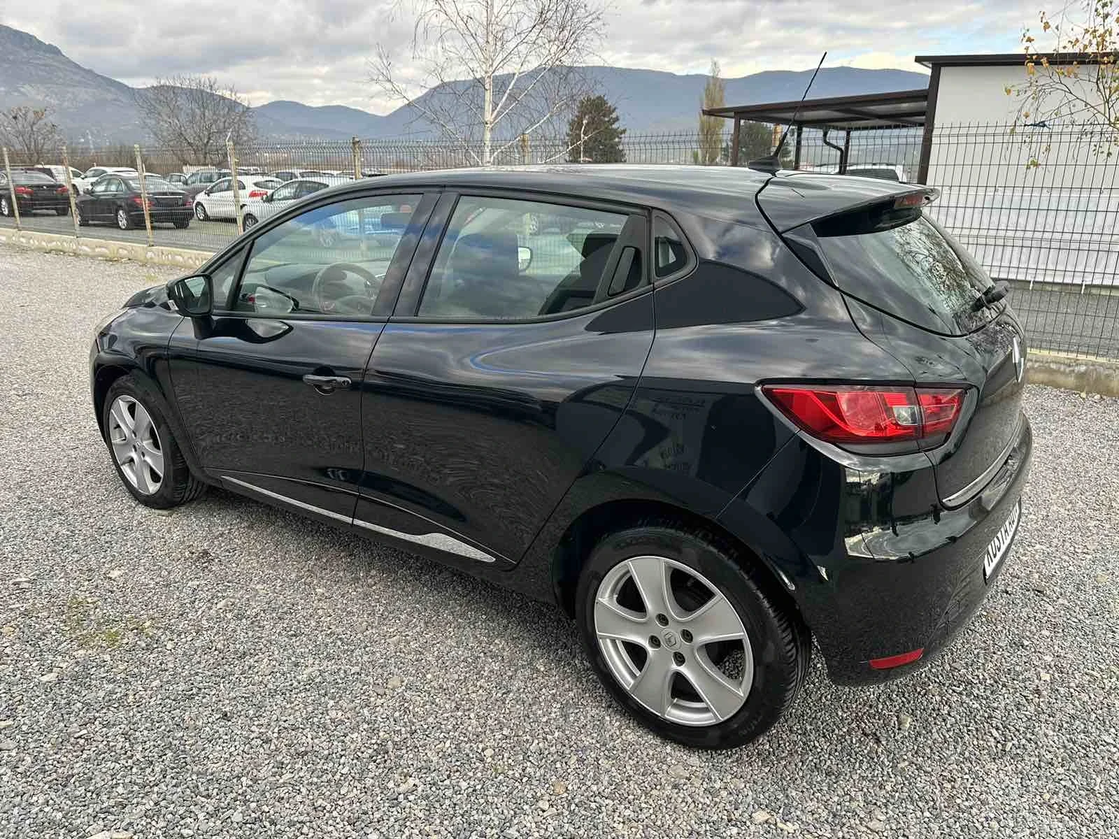 Renault Clio КАТО НОВА - изображение 6