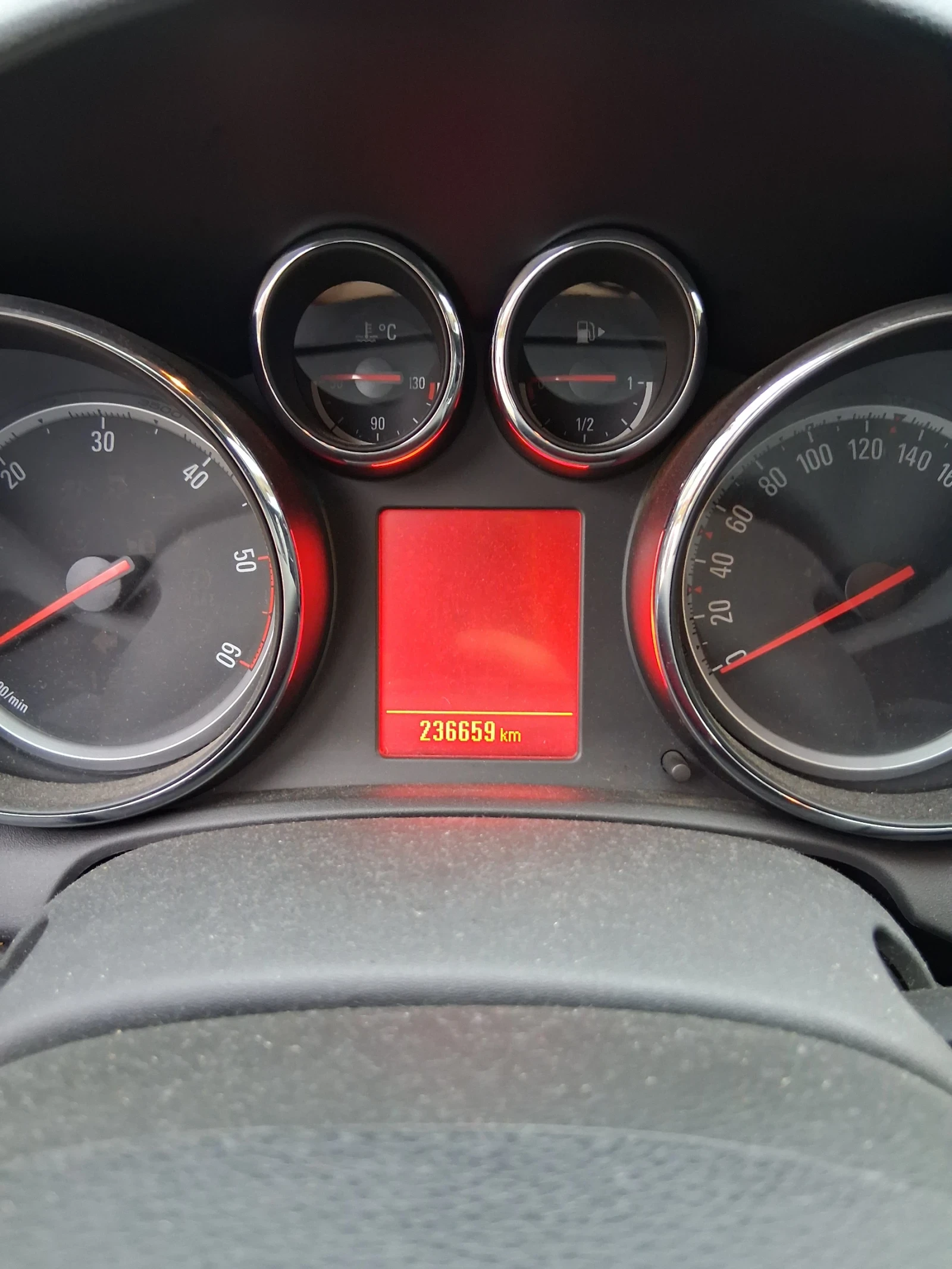 Opel Astra J 1.7 -110 CDTI - изображение 8