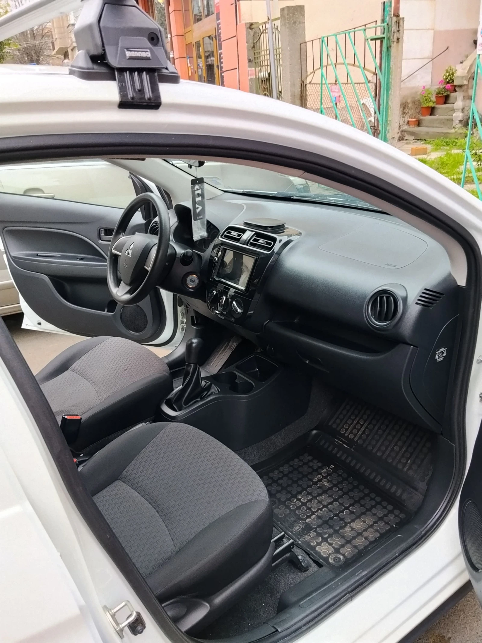 Mitsubishi Space star 1.0, снимка 8 - Автомобили и джипове - 53769152