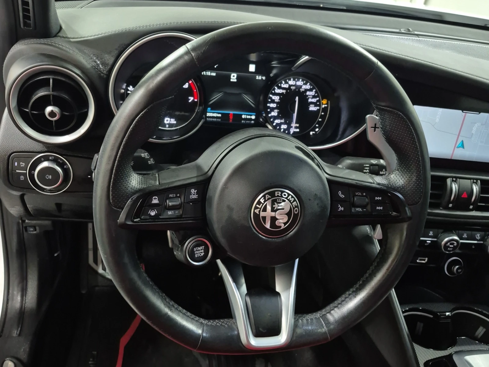 Alfa Romeo Giulia VELOCE AWD 280кс * Възможност за Лизинг* , снимка 16 - Автомобили и джипове - 53775601