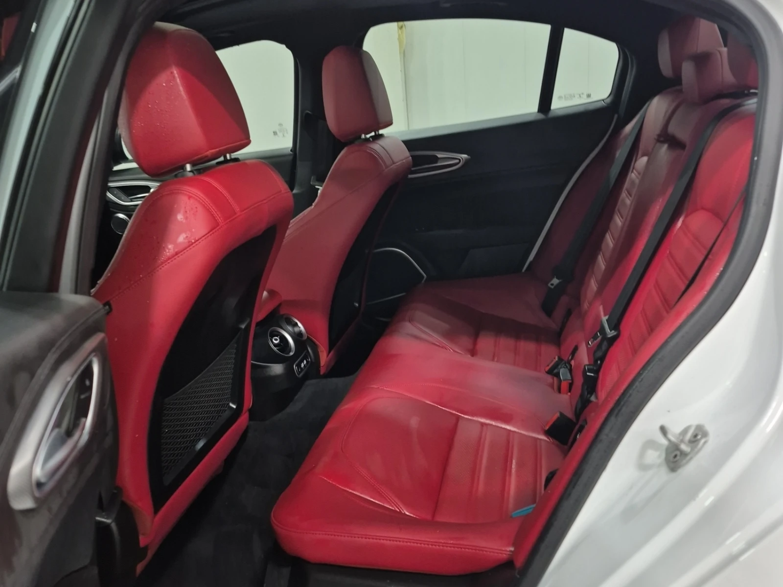 Alfa Romeo Giulia VELOCE AWD 280кс * Възможност за Лизинг* , снимка 13 - Автомобили и джипове - 53775601