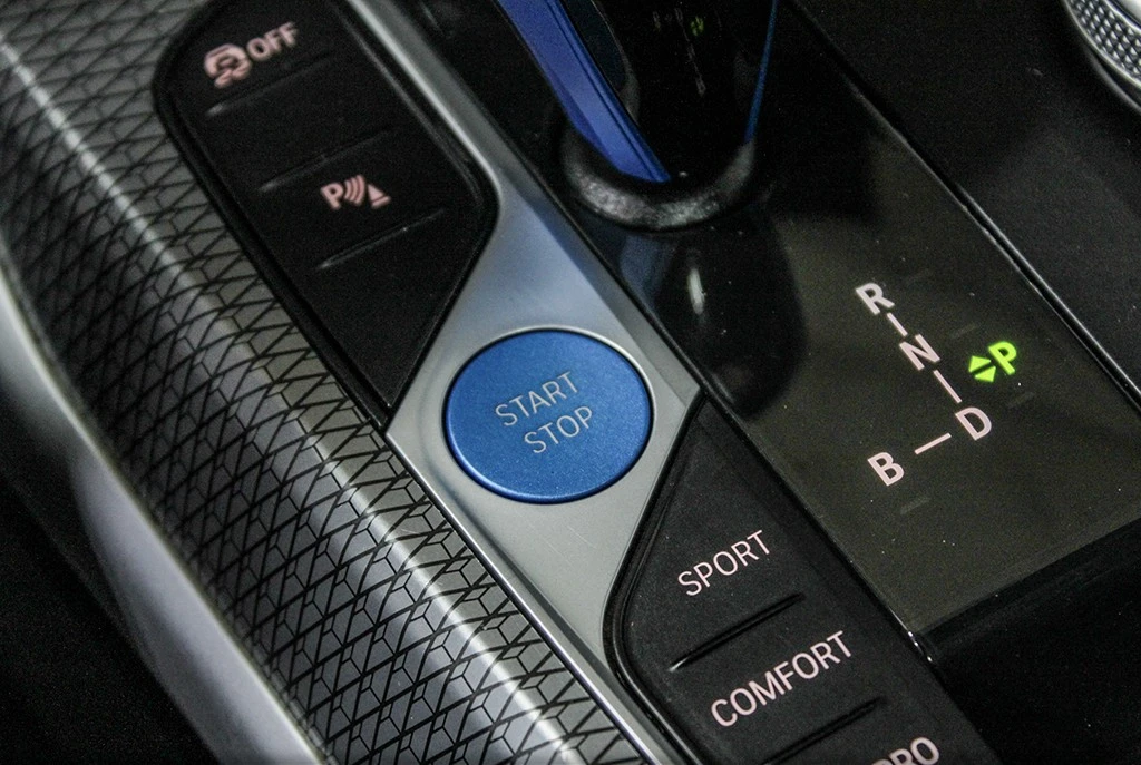 BMW i4 eDrive40 Coupe, снимка 10 - Автомобили и джипове - 53785336