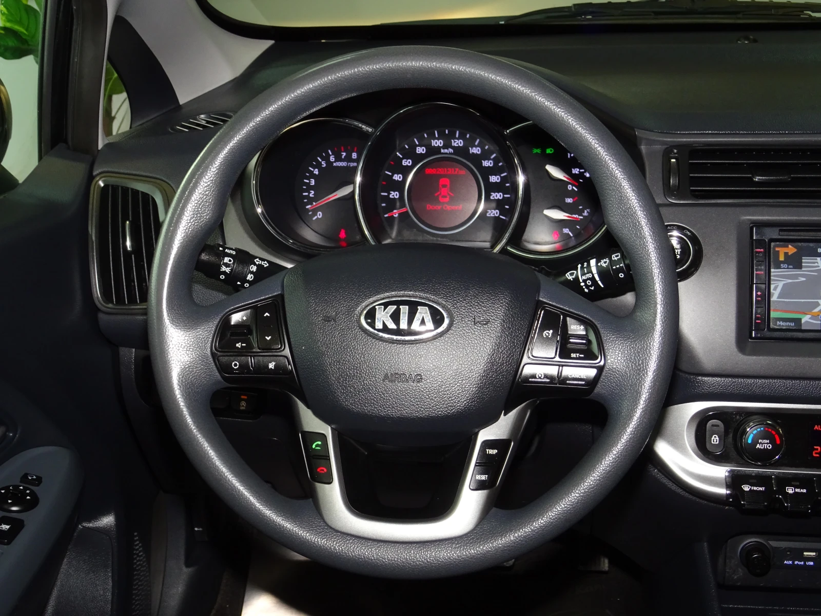 Kia Rio 1.2I 85КС, снимка 14 - Автомобили и джипове - 54207284