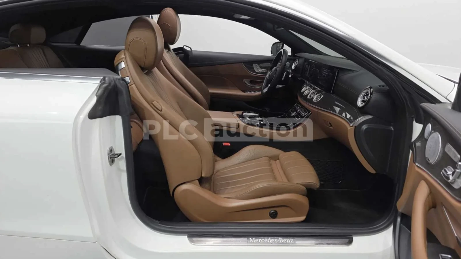 Mercedes-Benz E 400 4MATIC* ОБДУХ* BURMESTER* , снимка 7 - Автомобили и джипове - 54227982