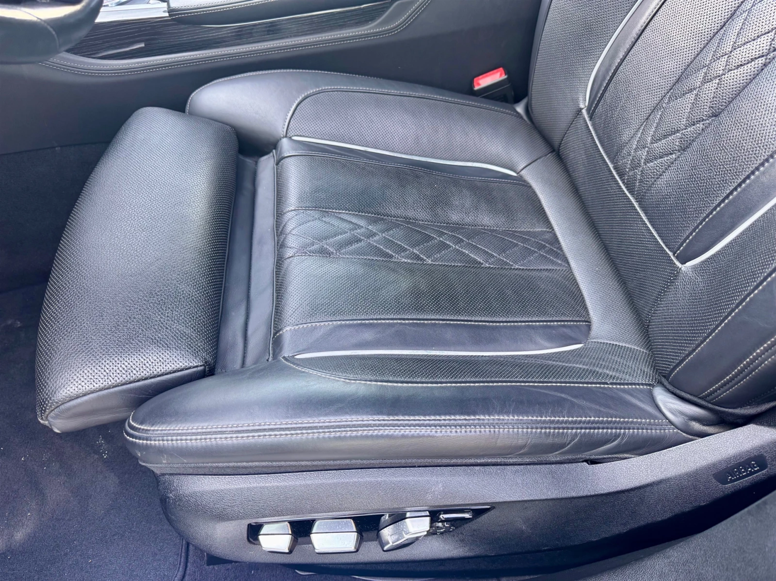 BMW 740 xDrive, снимка 12 - Автомобили и джипове - 54562499